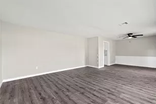 9110 Vickijohn Dr, Houston, TX 77031 - Photo 10