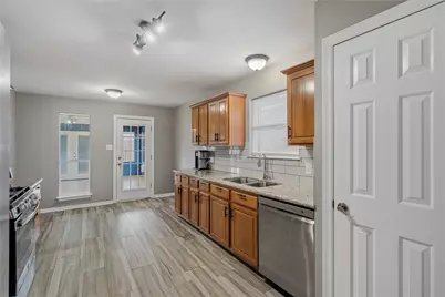 5127 Chase Park Circle, Bacliff, TX 77518 - Photo 20