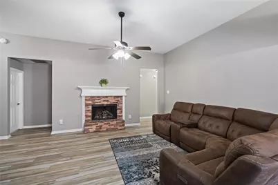 5127 Chase Park Circle, Bacliff, TX 77518 - Photo 6