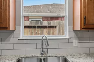 5127 Chase Park Cir, Bacliff, TX 77518 - Photo 22