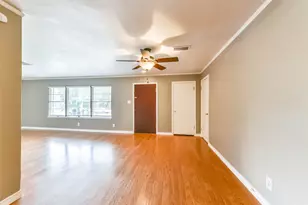 4615 Braeburn Dr, Bellaire, TX 77401 - Photo 6