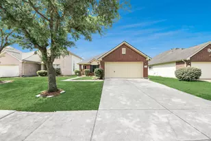 2315 Cardinal Elm St, Fresno, TX 77545 - Photo 2