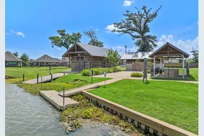 110 Water Grass Trail, Clute, TX 77531 - Photo 30