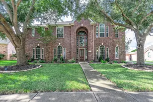 2111 S Pecan Trail Dr, Richmond, TX 77406 - Photo 2