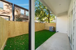 1326 Lawrence St, Houston, TX 77008 - Photo 48