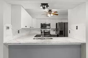 8100 Cambridge St, Houston, TX 77054 - Photo 6