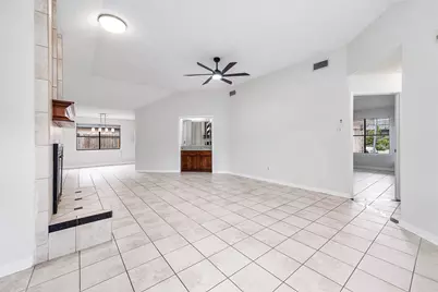 11014 Landsbury Court, Houston, TX 77099 - Photo 6