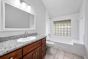 11014 Landsbury Ct, Houston, TX 77099 - Photo 16