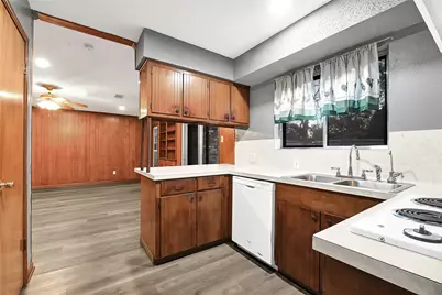 1712 Redwood Cir, Alvin, TX 77511 - Photo 10