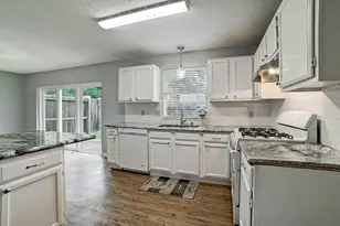 2615 Lively Ln, Sugar Land, TX 77479 - Photo 18
