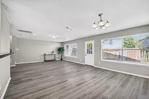9711 Sutton Meadows Ct, Houston, TX 77086 - Photo 6