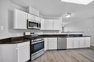 9711 Sutton Meadows Ct, Houston, TX 77086 - Photo 10