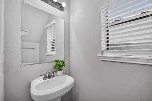 9711 Sutton Meadows Ct, Houston, TX 77086 - Photo 16