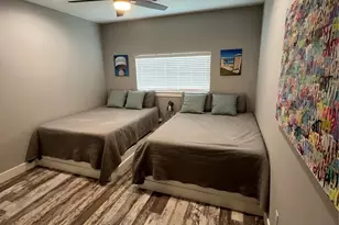 982 Driftwood Dr, Crystal Beach, TX 77650 - Photo 8