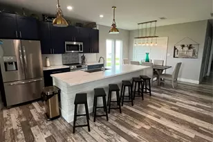 982 Driftwood Dr, Crystal Beach, TX 77650 - Photo 4