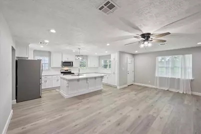 379 Rose Lane, Orange, TX 77632 - Photo 8