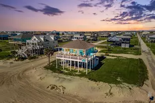 800 West Ln, Crystal Beach, TX 77650 - Photo 2