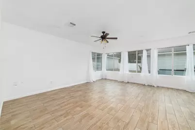 10106 Farrell Drive, Houston, TX 77070 - Photo 6
