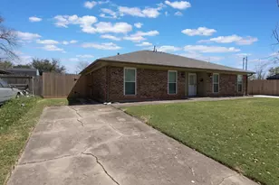 1007 Cedar St, Deer Park, TX 77536 - Photo 2