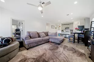 910 Betsy Hl Dr, Rosharon, TX 77583 - Photo 12