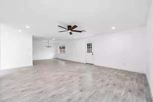 10402 Rancho Bernardo Ln Ln, Sugar Land, TX 77498 - Photo 10