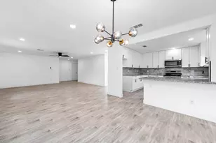 10402 Rancho Bernardo Ln Ln, Sugar Land, TX 77498 - Photo 2