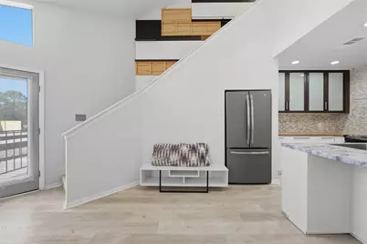 10855 Meadowglen Lane #823, Houston, TX 77042 - Photo 2