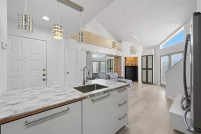 10855 Meadowglen Lane #823, Houston, TX 77042 - Photo 16