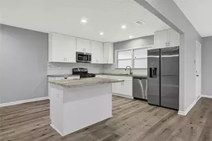 2131 Counter Point Dr, Houston, TX 77055 - Photo 8