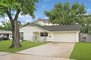 2131 Counter Point Dr, Houston, TX 77055 - Photo 2