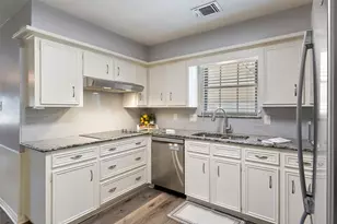 13714 Chelwood Pl, Houston, TX 77069 - Photo 4