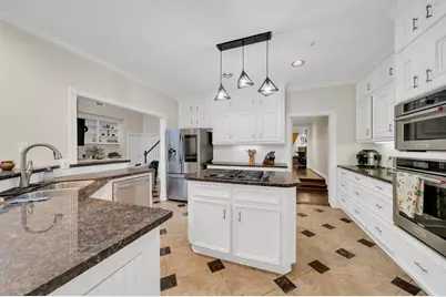 70 N Skyflower Court, The Woodlands, TX 77381 - Photo 14