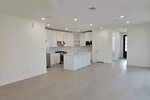 910 Capracotta Dr, Huffman, TX 77336 - Photo 2