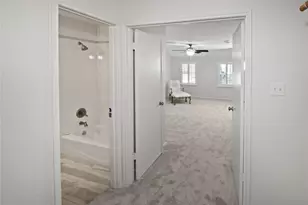 5874 Doliver Dr, Houston, TX 77057 - Photo 32