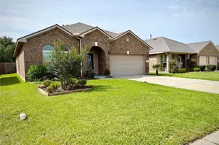 310 Gulf Winds Dr, Bacliff, TX 77518 - Photo 2