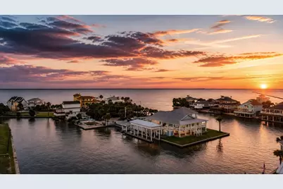 16610 Tern Road, Jamaica Beach, TX 77554 - Photo 2