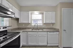 16858 Gleneagle Dr N, Conroe, TX 77385 - Photo 8