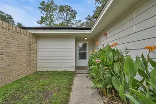 16858 Gleneagle Dr N, Conroe, TX 77385 - Photo 2