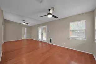 16858 Gleneagle Dr N, Conroe, TX 77385 - Photo 12