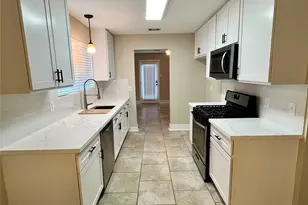 3951 Town Park Ln, Missouri City, TX 77459 - Photo 4