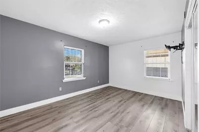 6014 Belarbor Street, Houston, TX 77033 - Photo 16