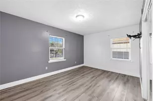 6014 Belarbor St, Houston, TX 77033 - Photo 16