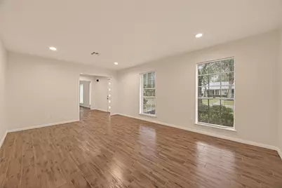 422 Willow Vista Drive, El Lago, TX 77586 - Photo 6