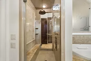 310 Tynebridge Ln, Houston, TX 77024 - Photo 18