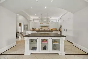 310 Tynebridge Ln, Houston, TX 77024 - Photo 10