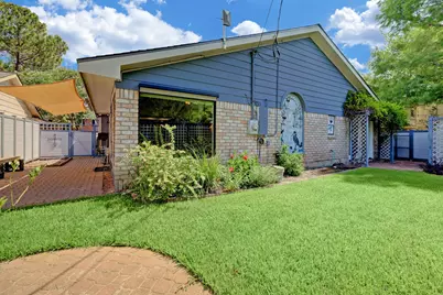 12811 Ashford Hills Drive, Houston, TX 77077 - Photo 10