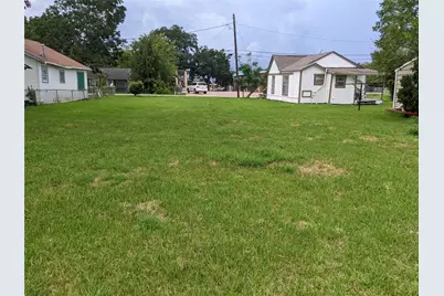 107 Correll Avenue, Wharton, TX 77488 - Photo 4