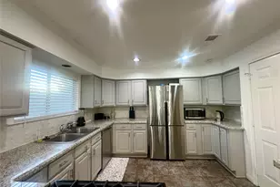 5329 Pagewood Ln, Houston, TX 77056 - Photo 6