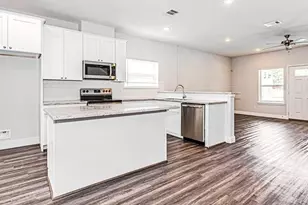 5217 E Houston Rd, Houston, TX 77028 - Photo 2