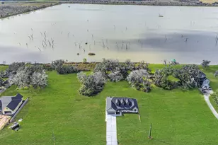 208 Pony Trail, Angleton, TX 77515 - Photo 2